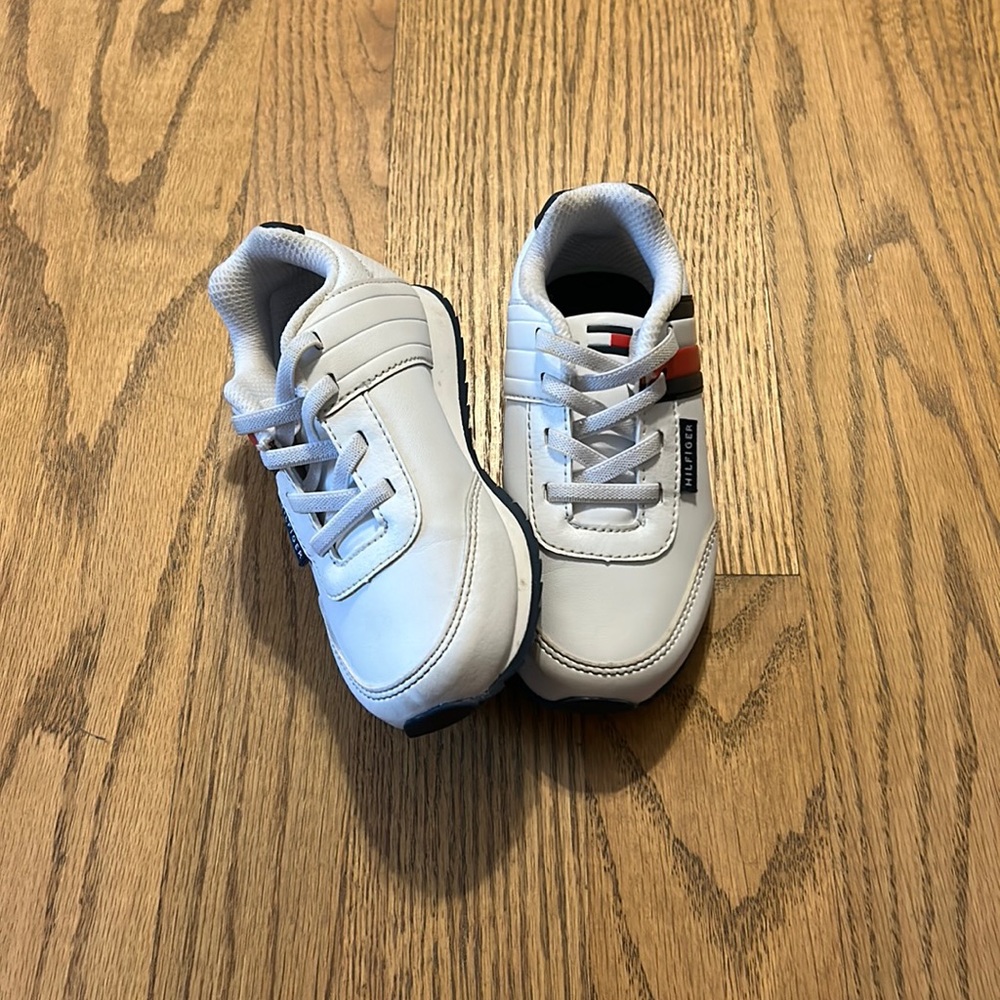 Toddler Tommy Hilfiger size 9
